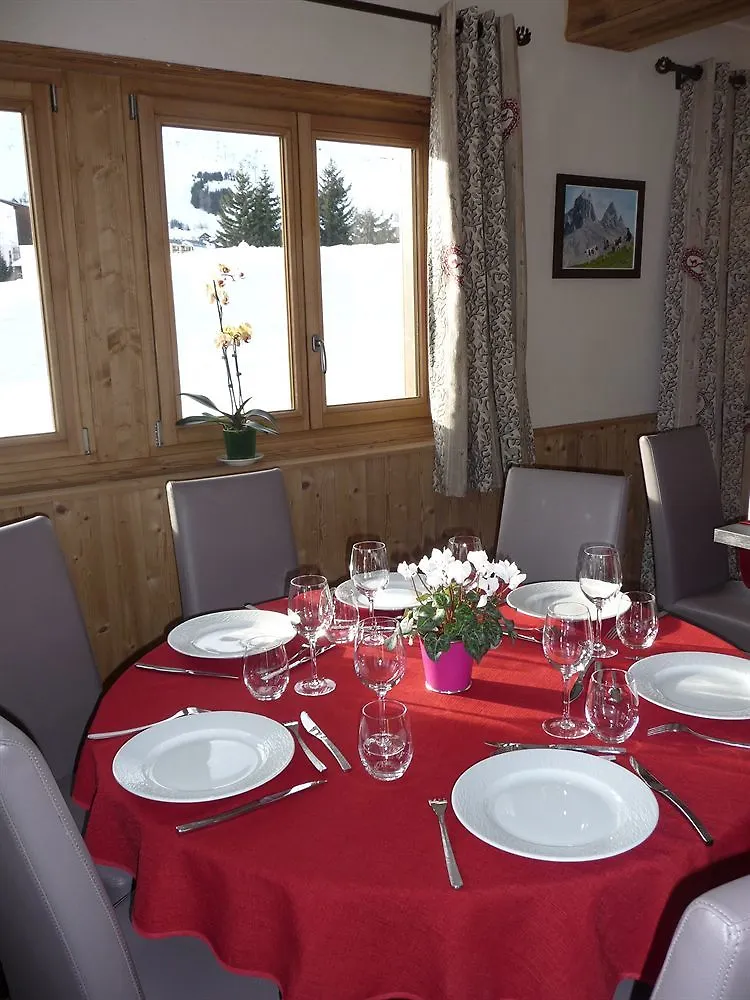 Chalet-Hotel Le Beausoleil, The Originals Relais Fontcouverte-la-Toussuire Hotel